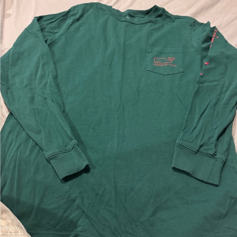 ☀️LIMITED Edition Vineyard Vines Green long sleeve with red logo - Picture 5 of 5